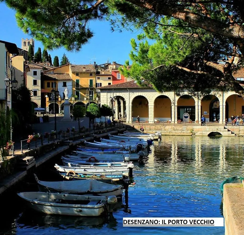 Garden Residence appartamento con terrazzo e piscina Desenzano del Garda