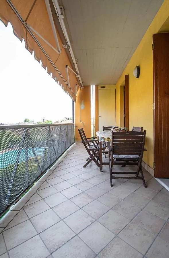 Garden Residence appartamento con terrazzo e piscina Desenzano del Garda 0*,  Italia