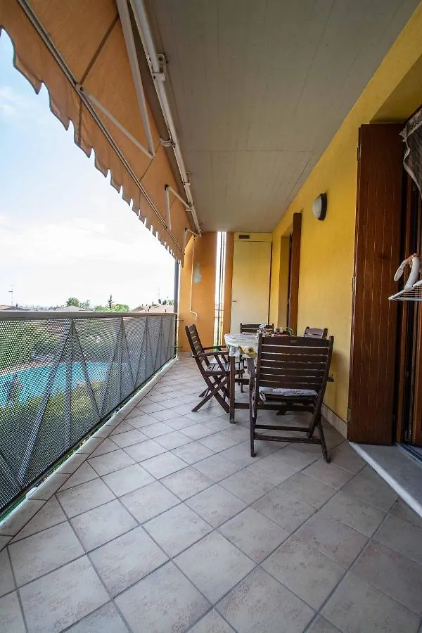Garden Residence appartamento con terrazzo e piscina Desenzano del Garda