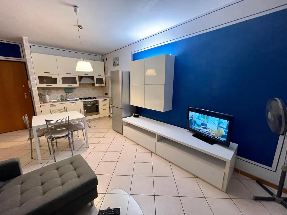 Garden Residence appartamento con terrazzo e piscina Desenzano del Garda