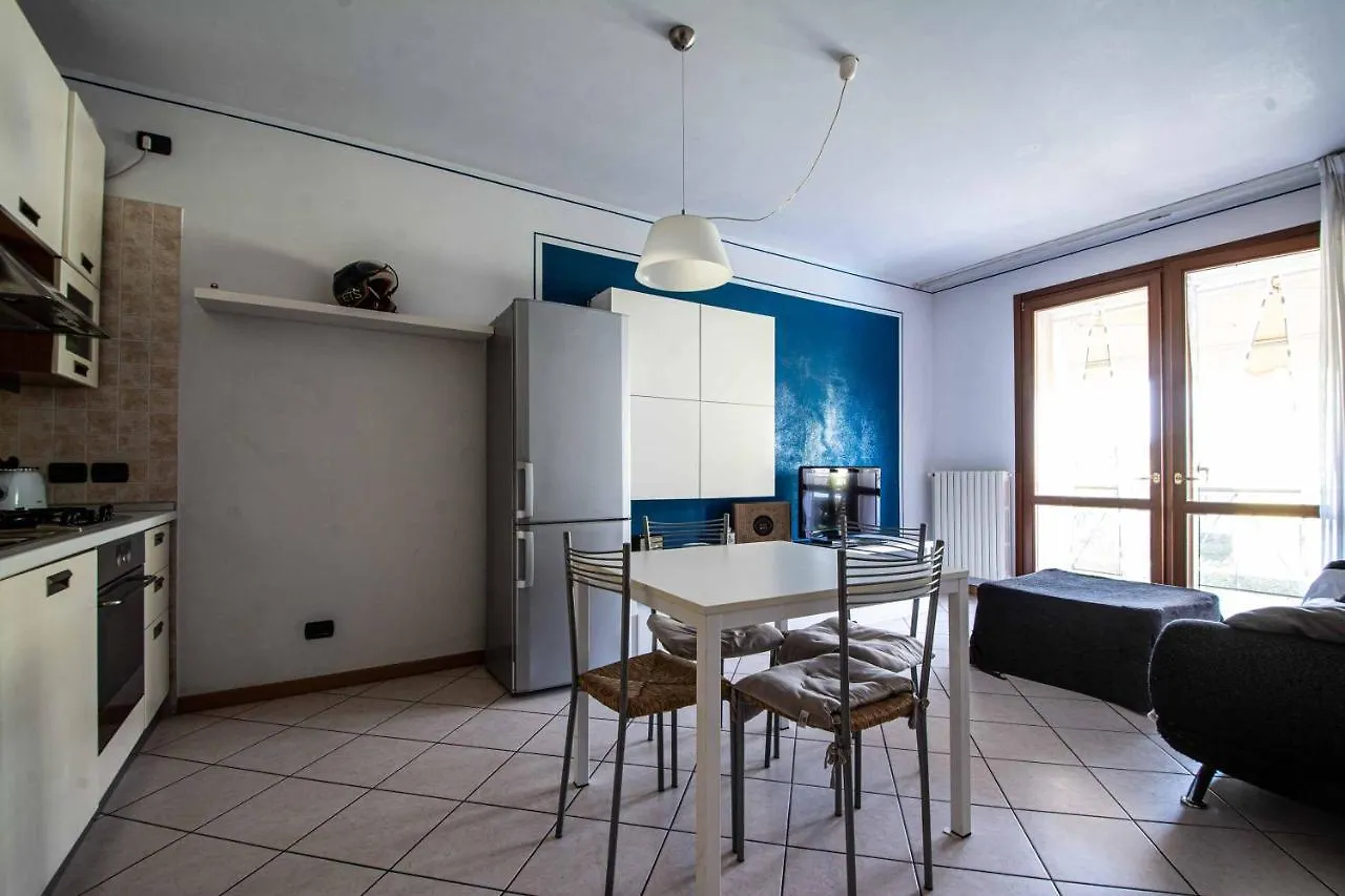 Garden Residence appartamento con terrazzo e piscina Desenzano del Garda