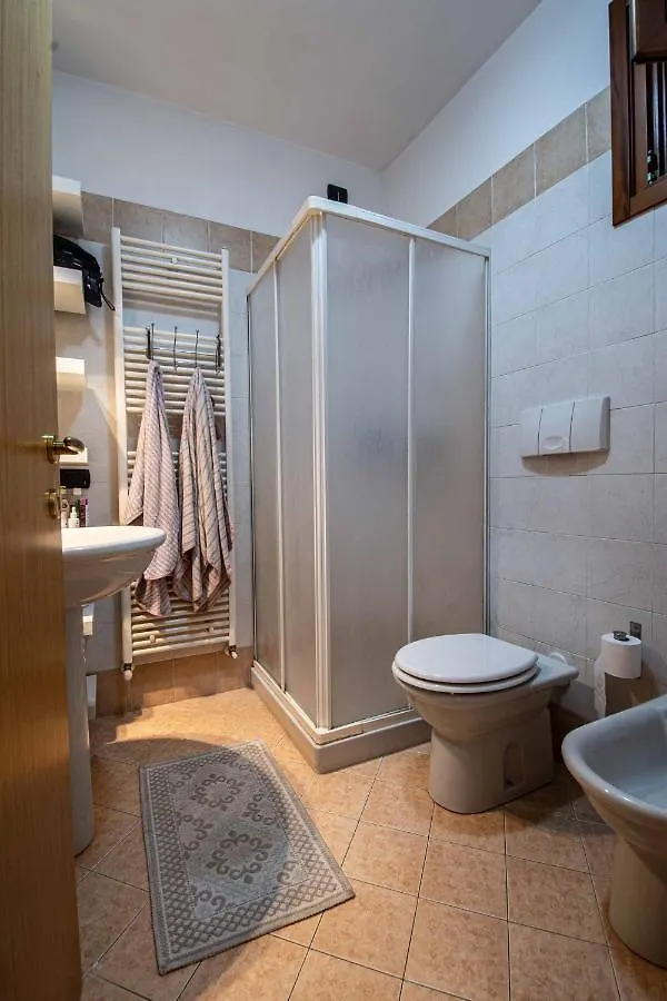 Garden Residence appartamento con terrazzo e piscina Desenzano del Garda